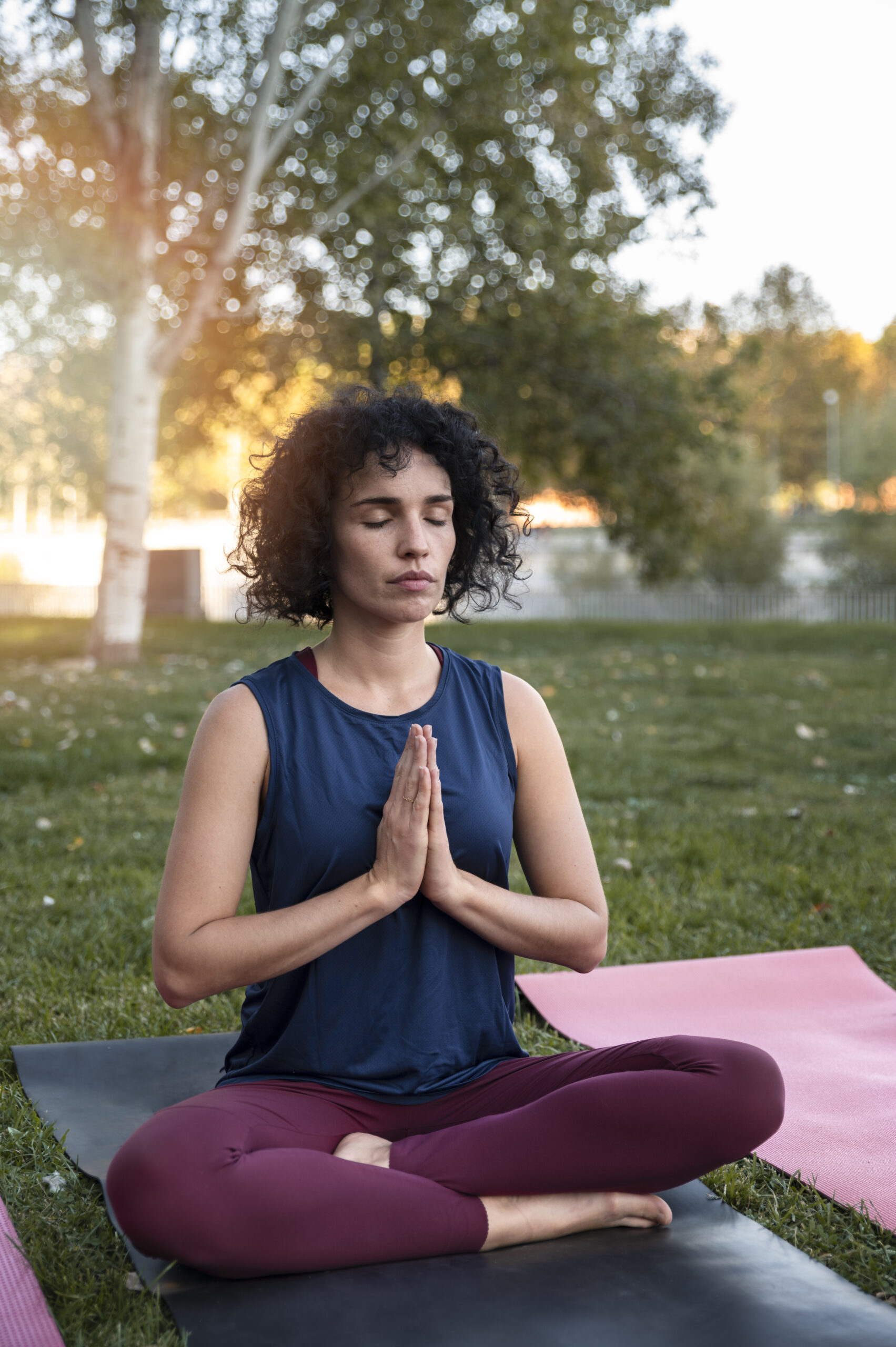 full-shot-woman-meditating